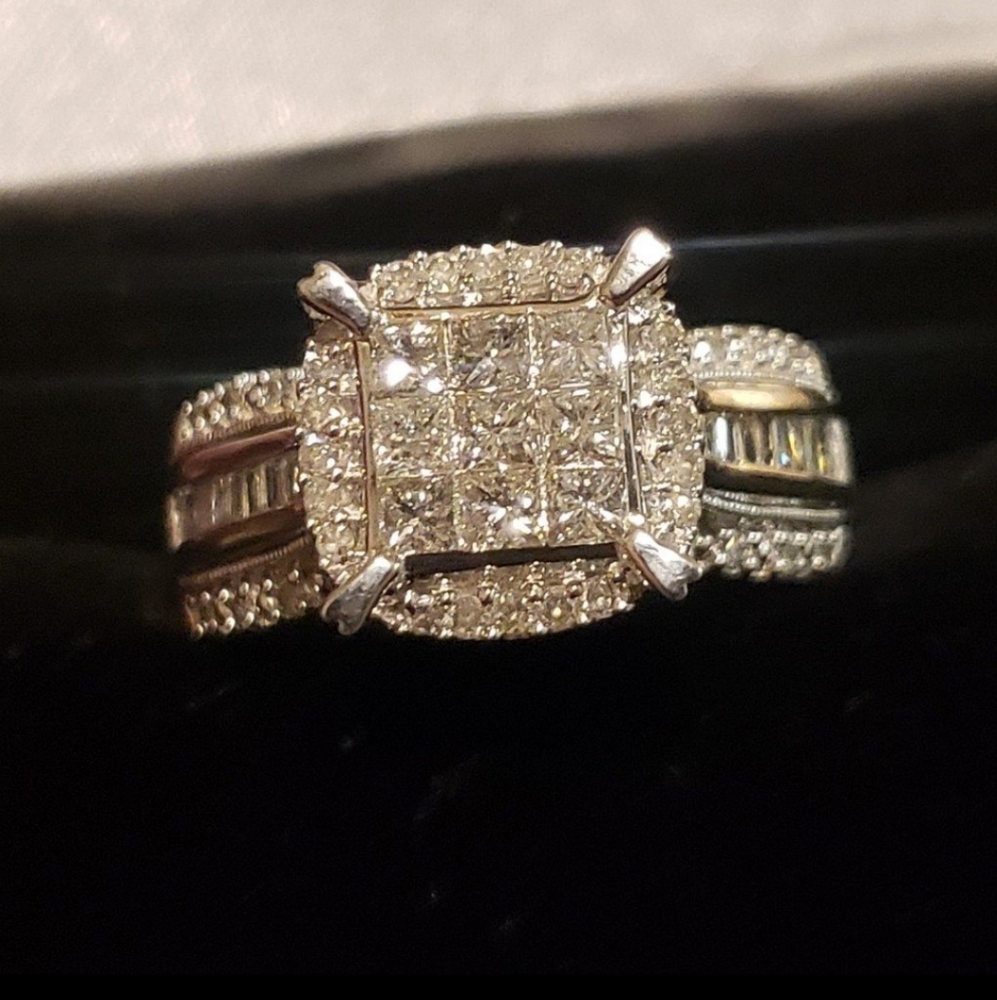 Amazing♥️ 10k gold diamond wedding ring - Picture 5 of 16